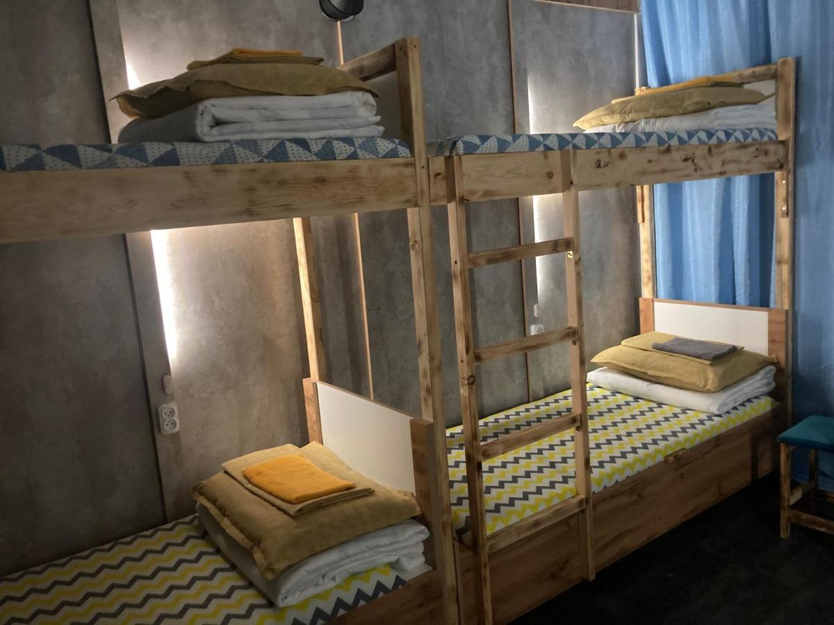 Hostel Del Luna Almaty Esterno foto