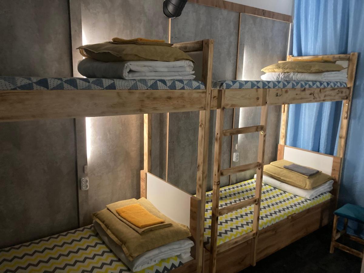 Hostel Del Luna Almaty Esterno foto