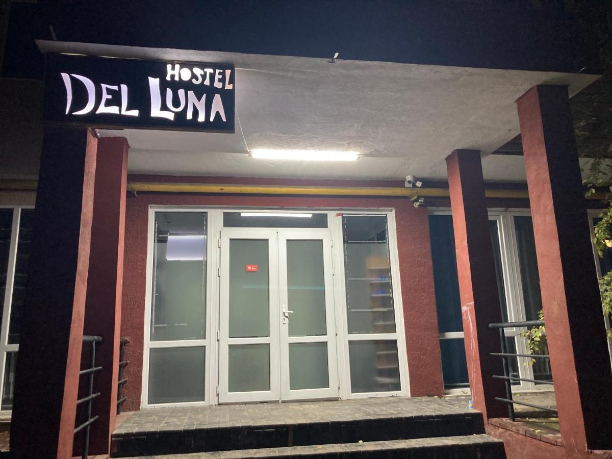 Hostel Del Luna Almaty Esterno foto