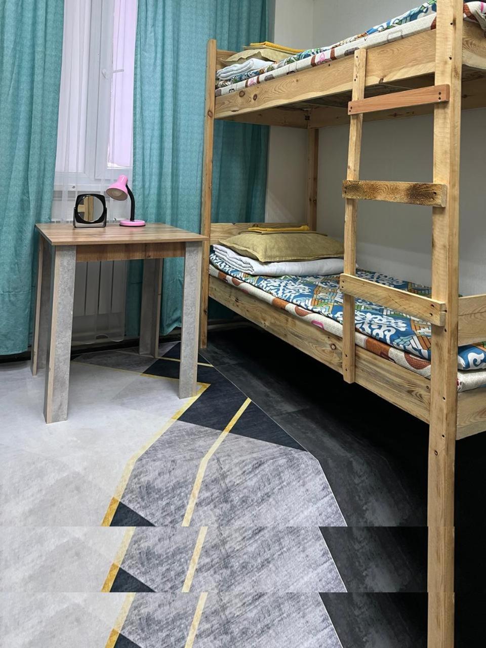Hostel Del Luna Almaty Esterno foto